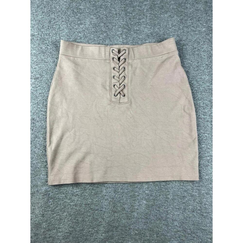 Forever 21 Lace-Up Mini Skirt Stylish & Chic Size Medium